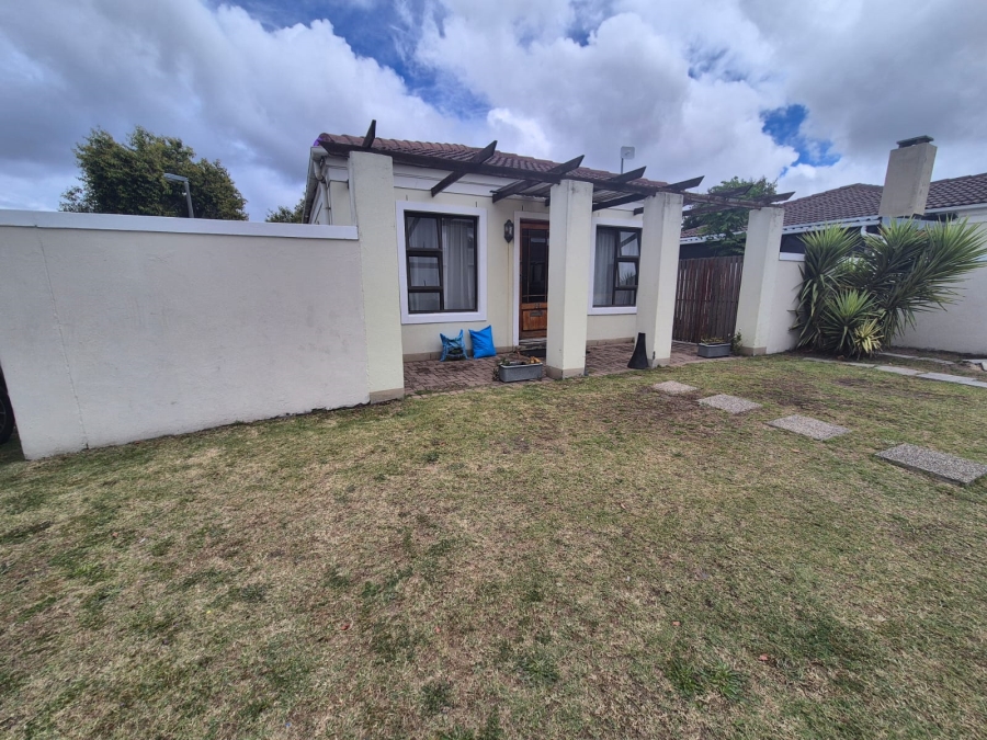 To Let 3 Bedroom Property for Rent in Stellendale Western Cape